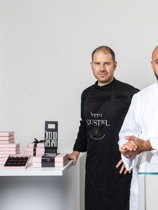 יעקב אלברט – גוסטל שוקולד